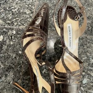 Manolo Blahnik Barneys New York $3795 Chocolate Brown Crocodile 37.5 NEW LAMBACO